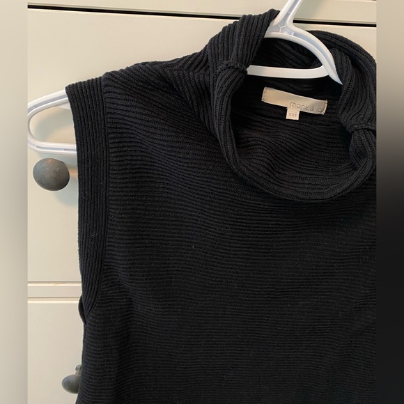 Black Sleeveless Monk & Lou Mock Neck Sweater Size XXS - Picture 3 of 4